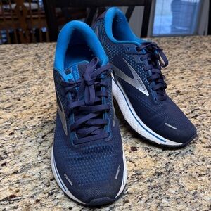 Brooks Men's Athletic Shoes - Navy and Blue